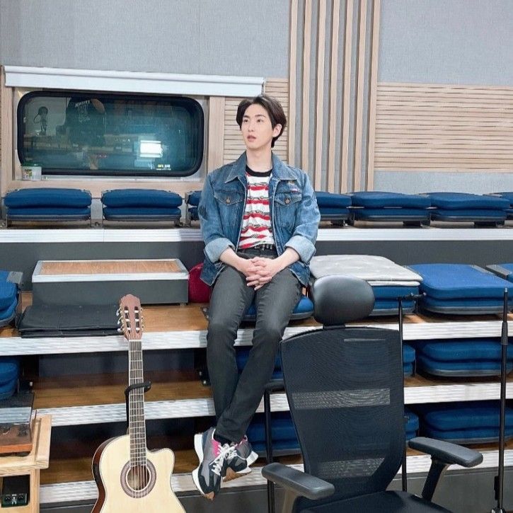Recent activity shot of Shinwon (PENTAGON)