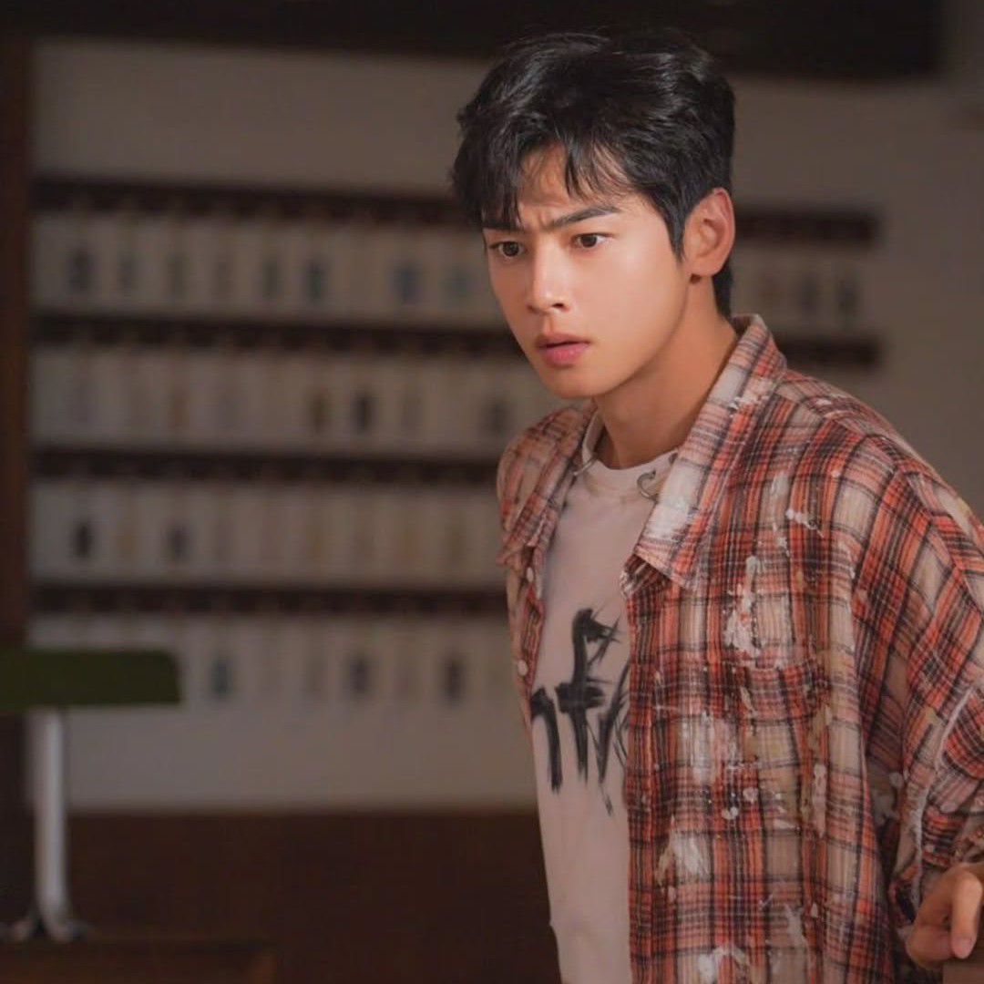 Latest photo of Eunwoo (ASTRO)