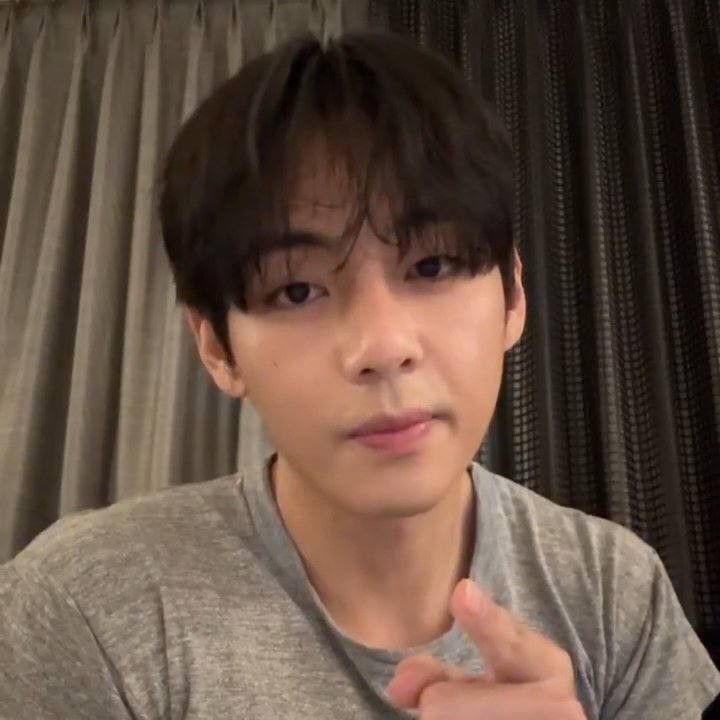 V (防彈少年團)粉絲拍下的瞬間