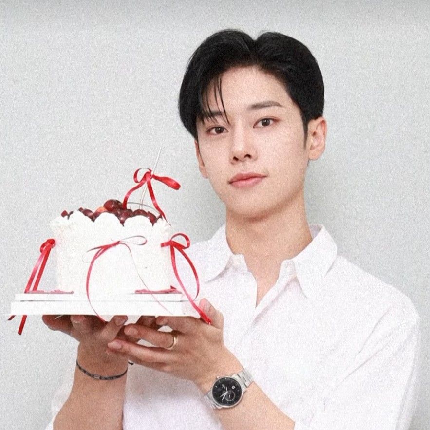 Recent activity shot of Kim Donghyun (AB6IX)