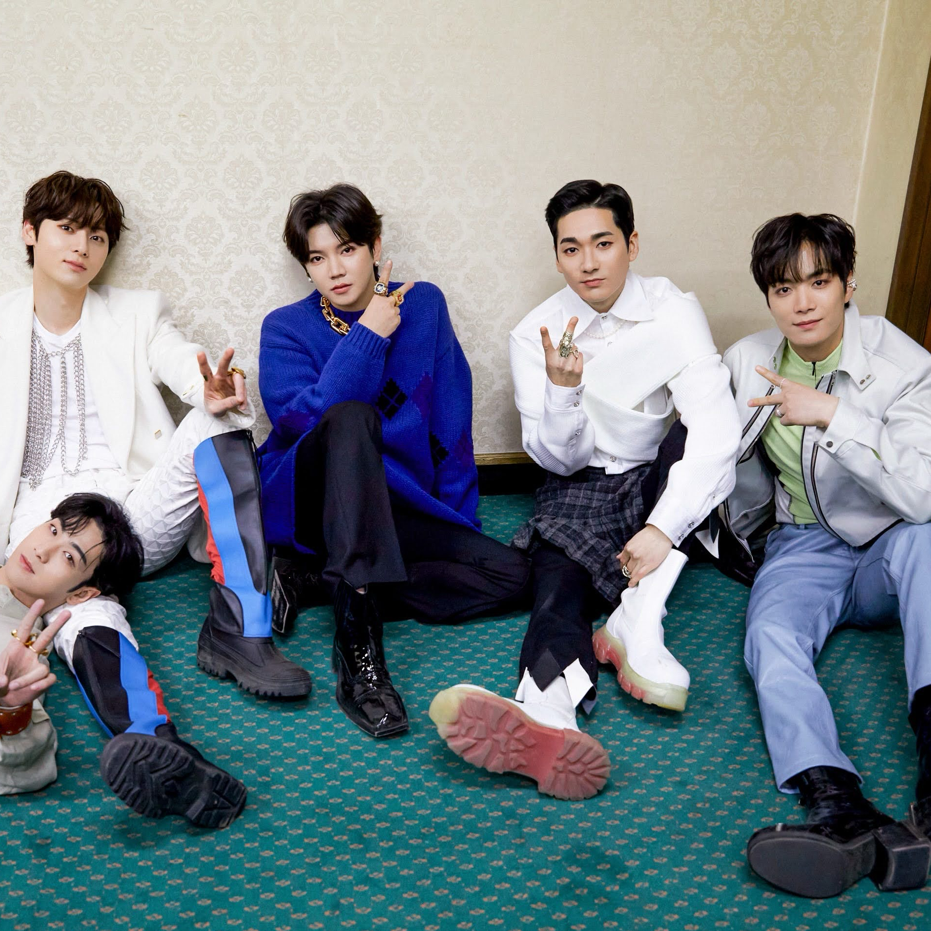 Behind-the-scenes cut of NU'EST