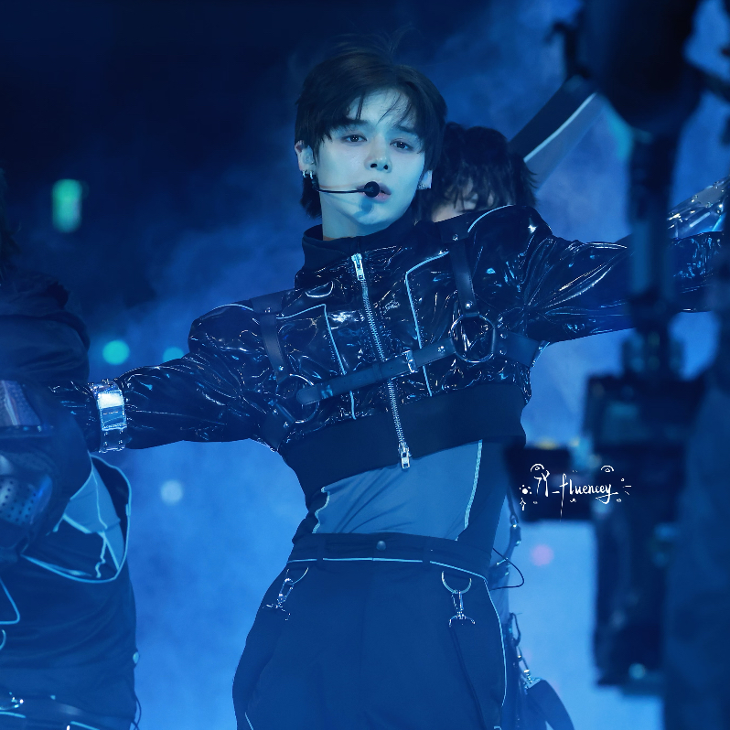 Latest photo of Justin (SMTR25)