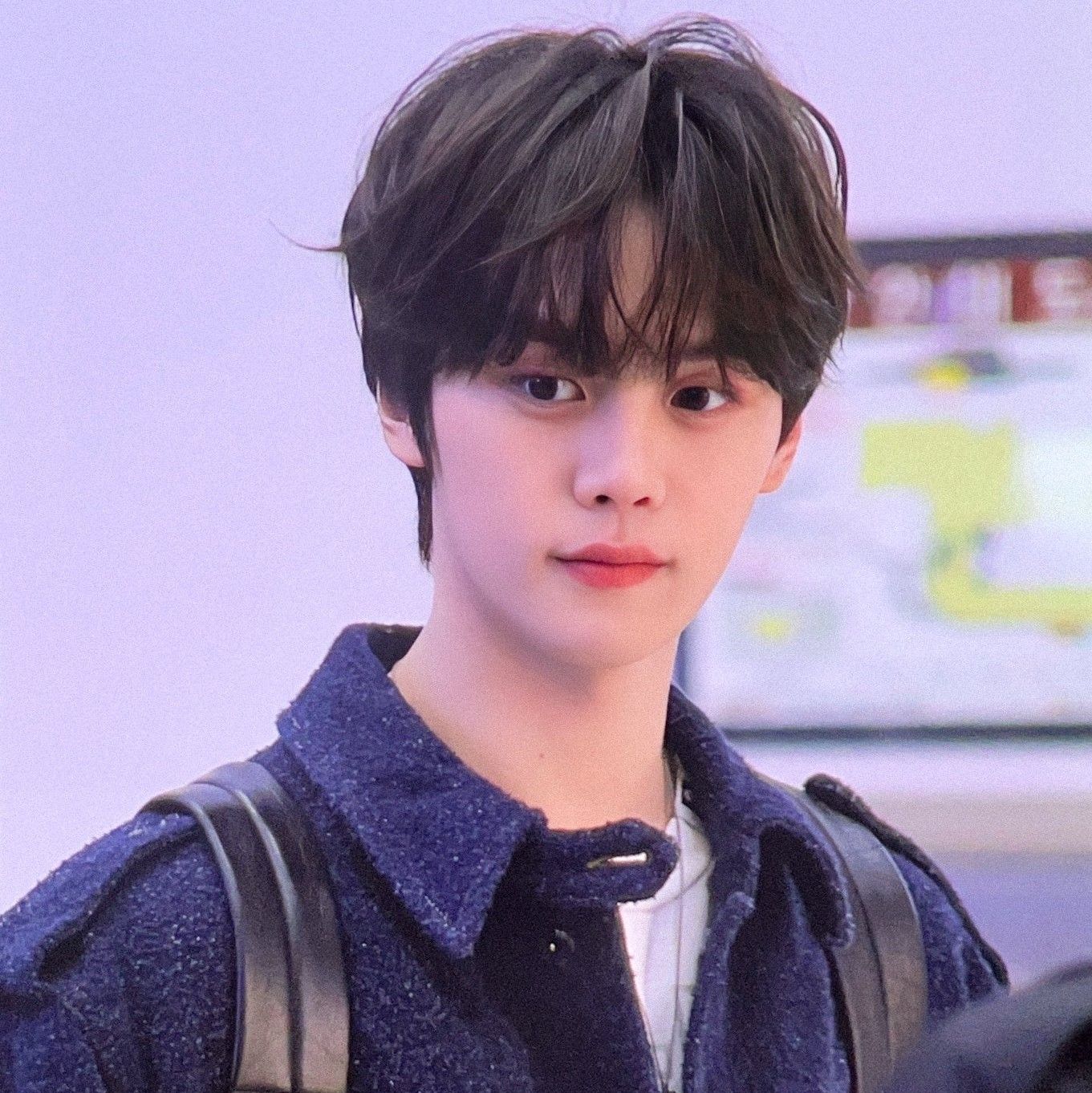 Behind-the-scenes cut of Kim Gyuvin (ZEROBASEONE)