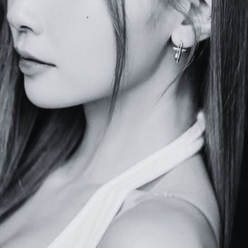 Recent activity shot of Mayuka (NiziU)