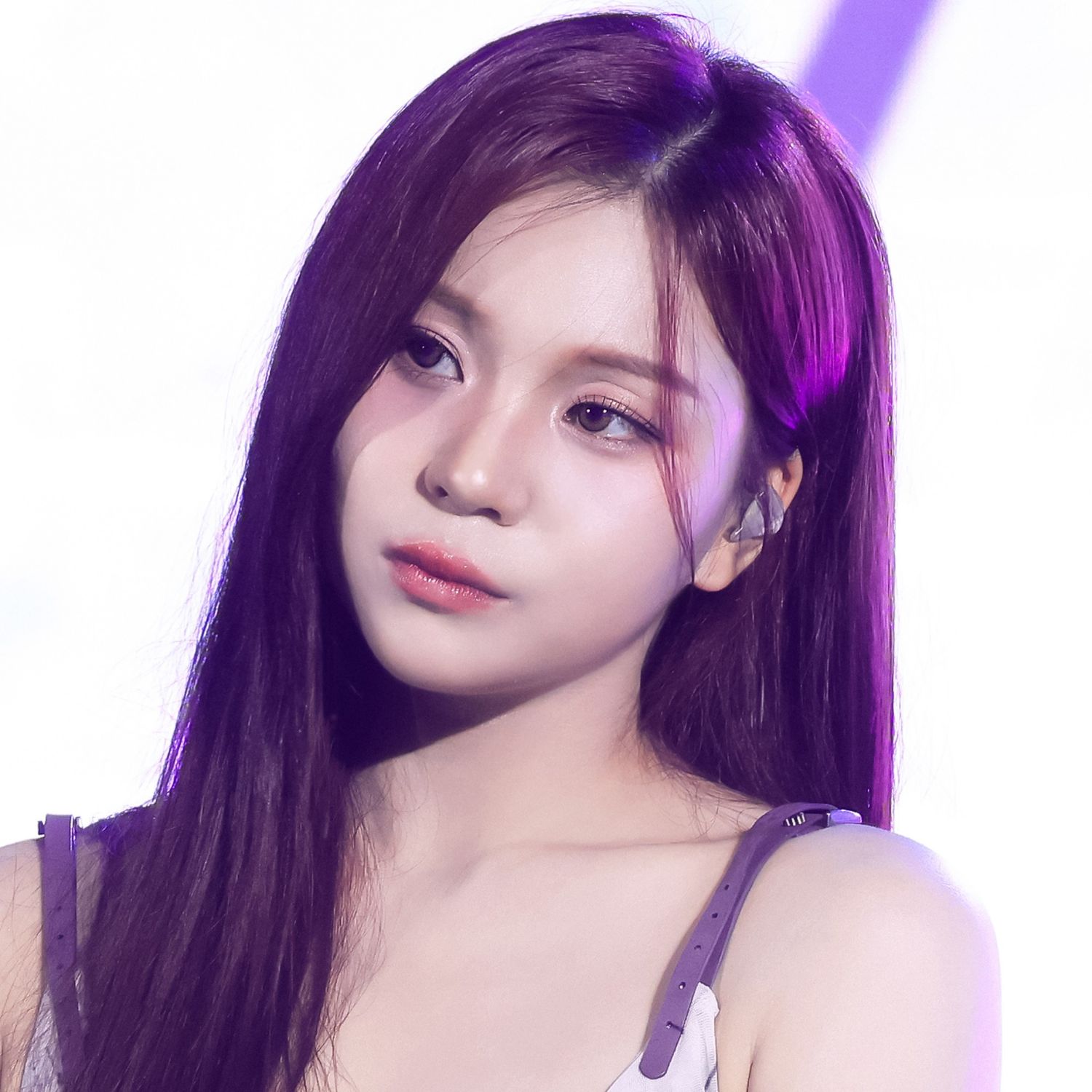 Behind-the-scenes cut of VIVIZ