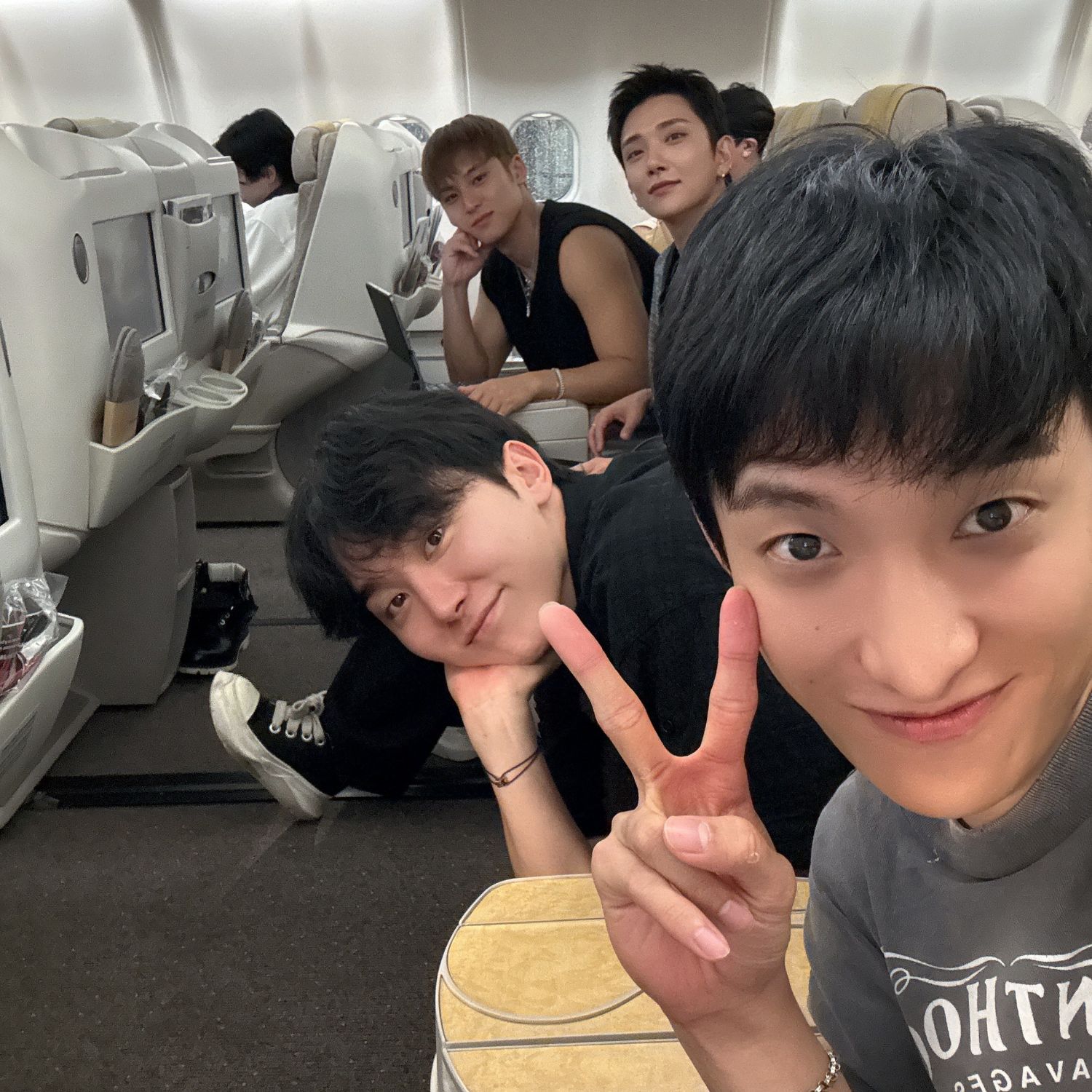 Behind-the-scenes cut of SEVENTEEN