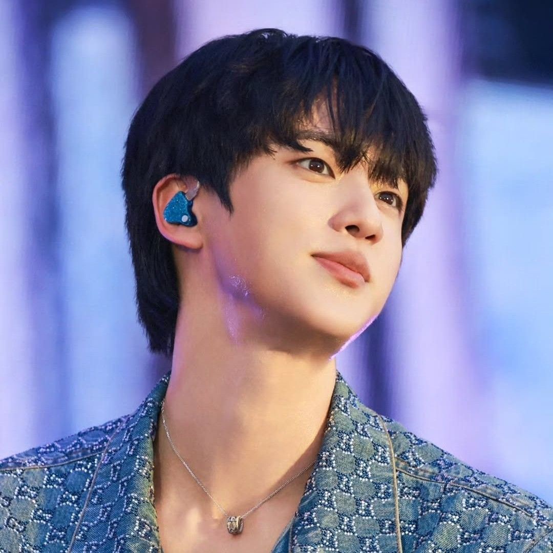 Hot post catching attention from 진 (방탄소년단)'s fandom