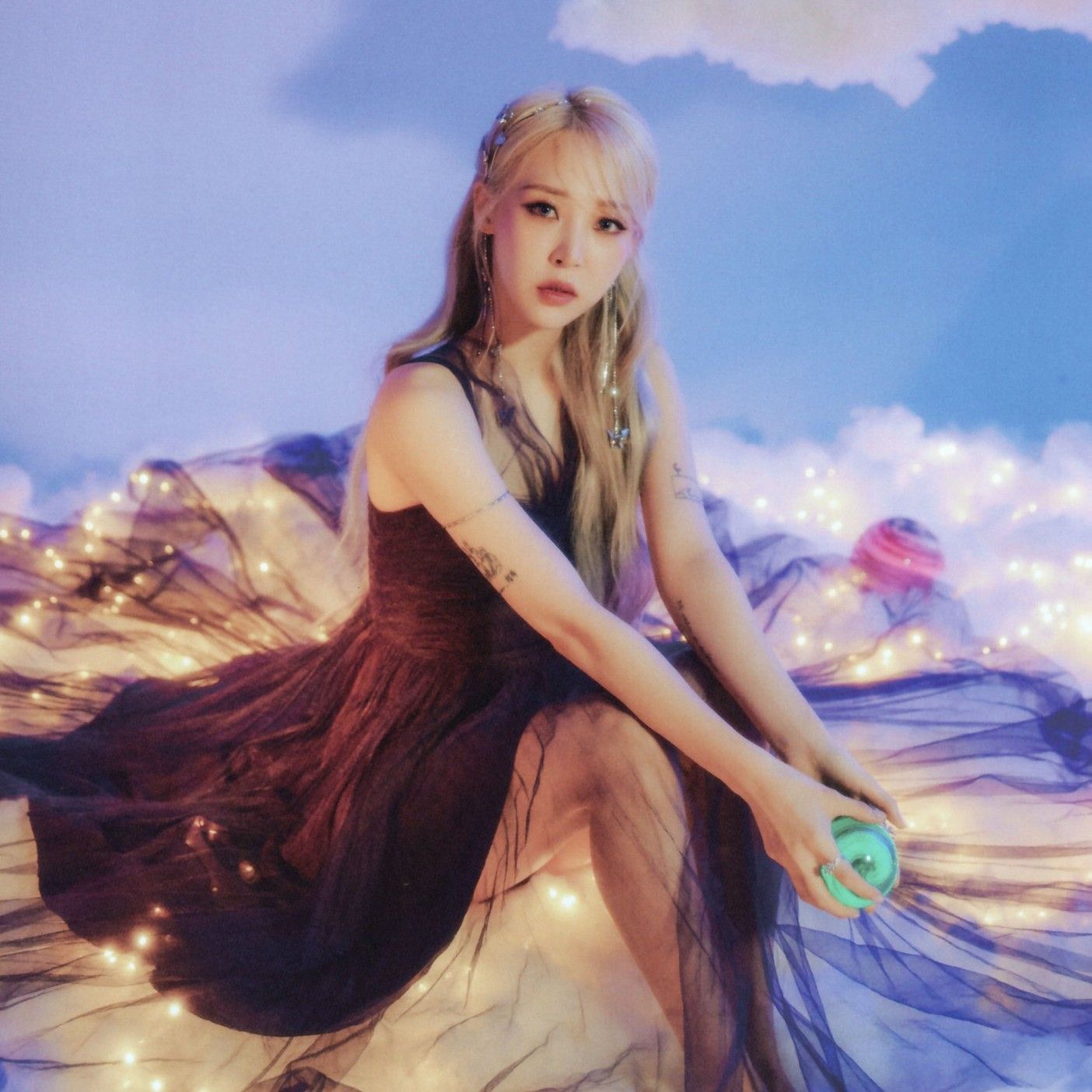 Behind-the-scenes cut of Moonbyul (MAMAMOO)