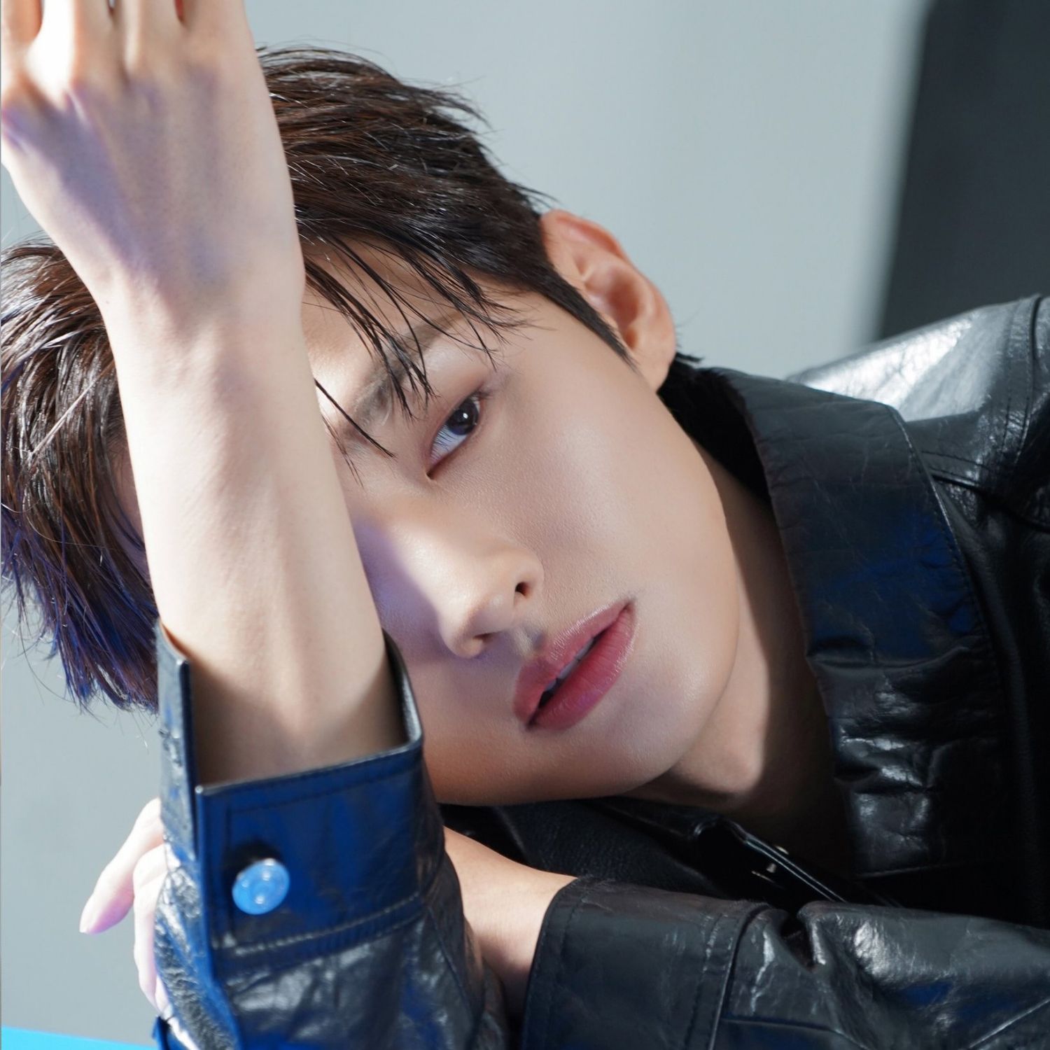 A moment captured by Yoon Jisung's fan