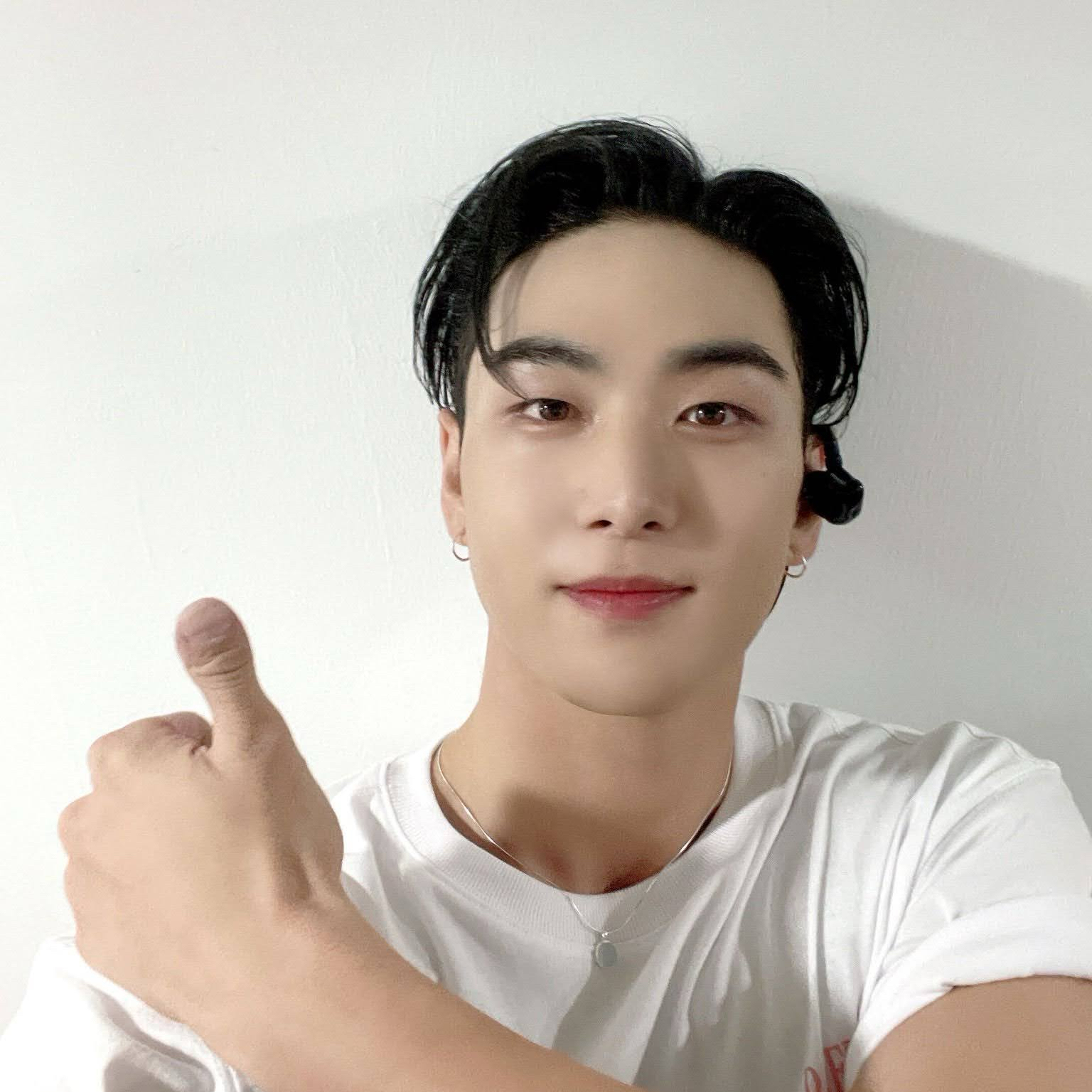 A moment captured by Baekho's fan