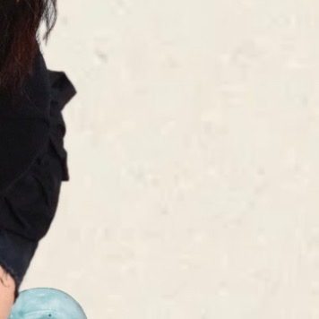 A moment captured by Monday (Weeekly)'s fan