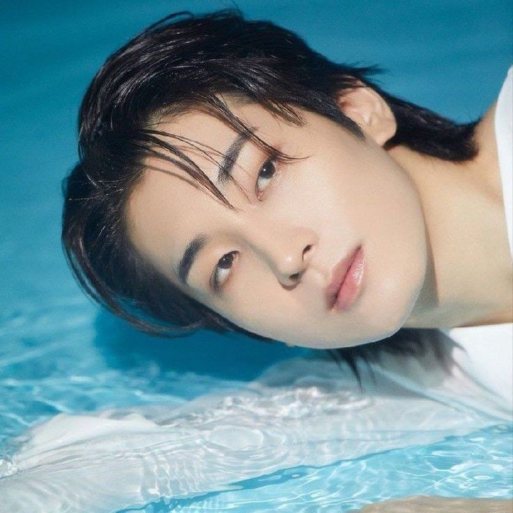 Recent activity shot of Wonwoo (SEVENTEEN)