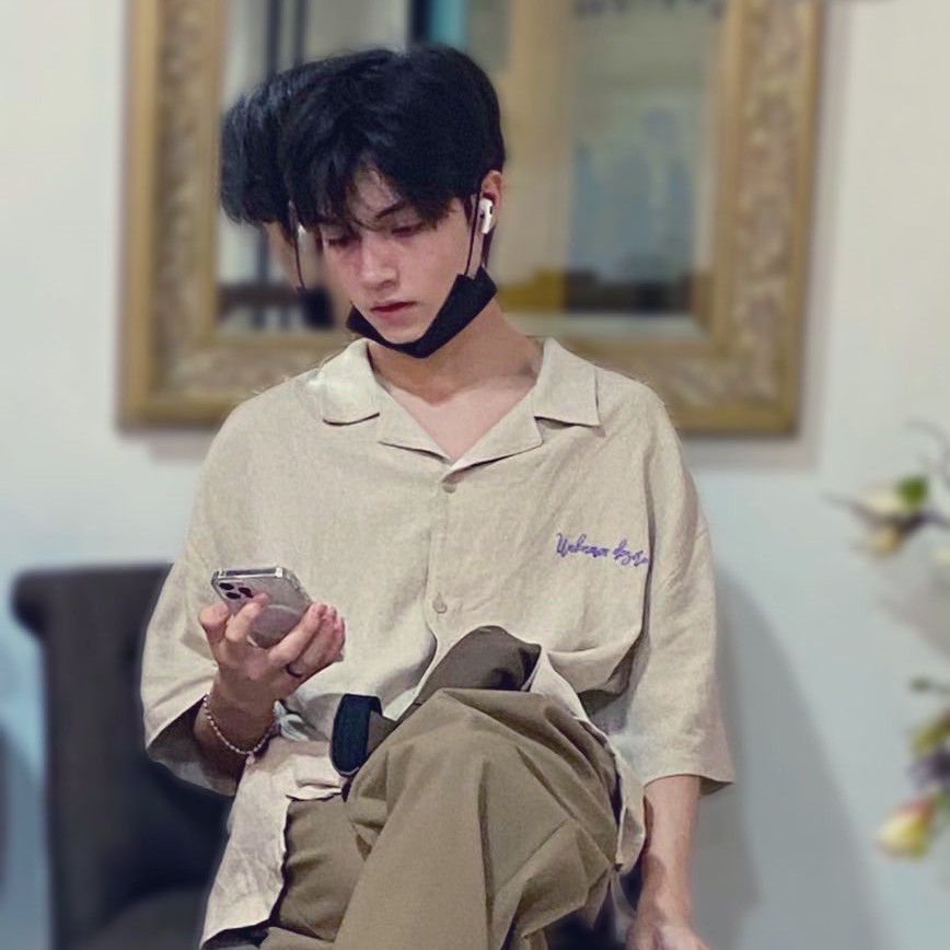 Behind-the-scenes cut of Charlie (SMTR25)