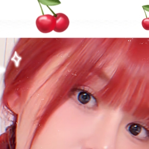 Recent activity shot of E:U (EVERGLOW)