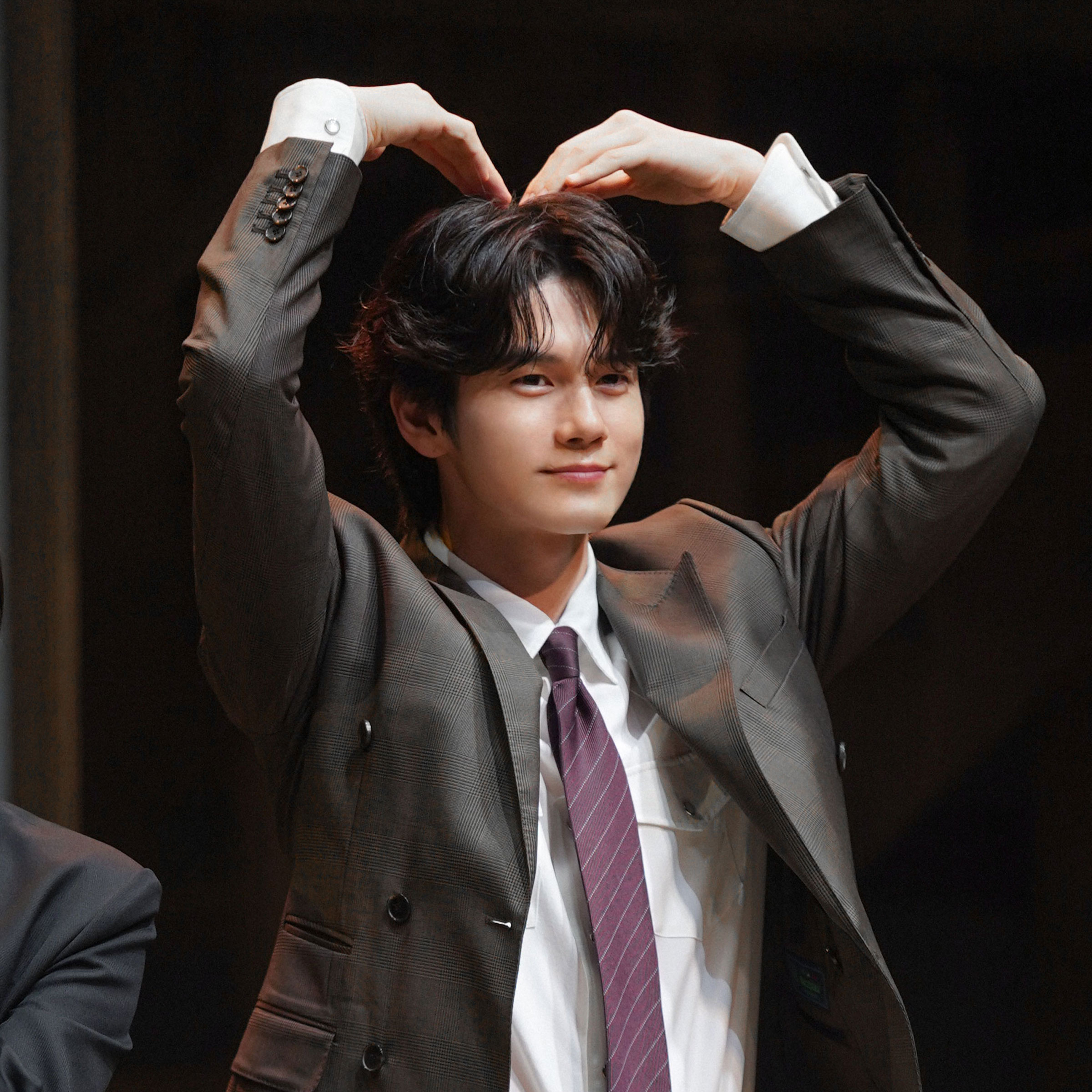 Behind-the-scenes cut of Ong Seongwu