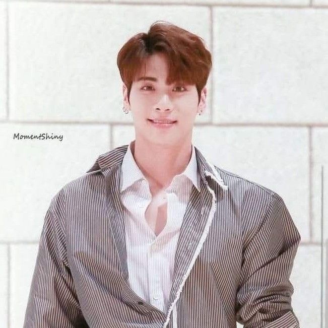 Behind-the-scenes cut of Jonghyun (SHINee)