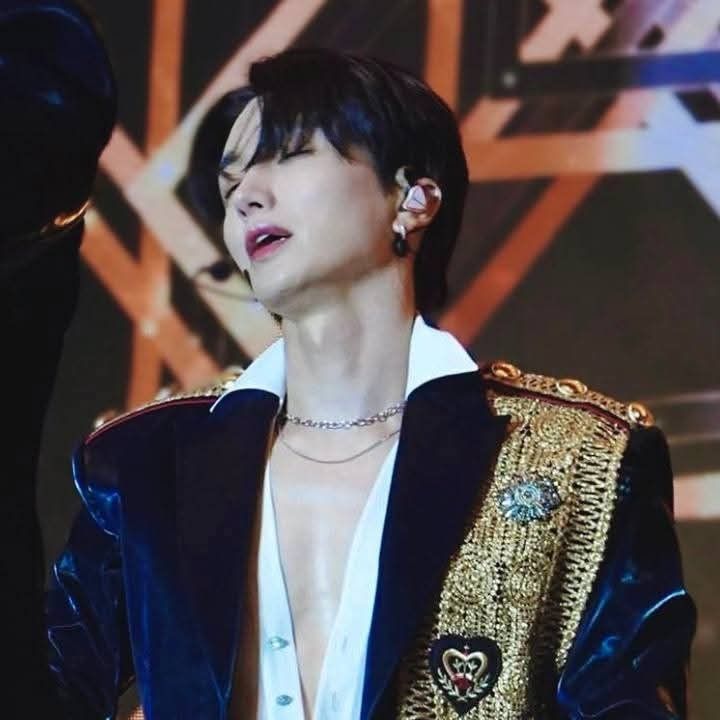 A moment captured by Leeteuk (Super Junior)'s fan