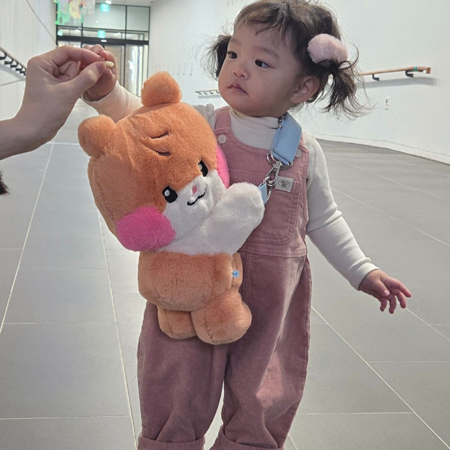 Foto terbaru Sung Hanbin (ZEROBASEONE)