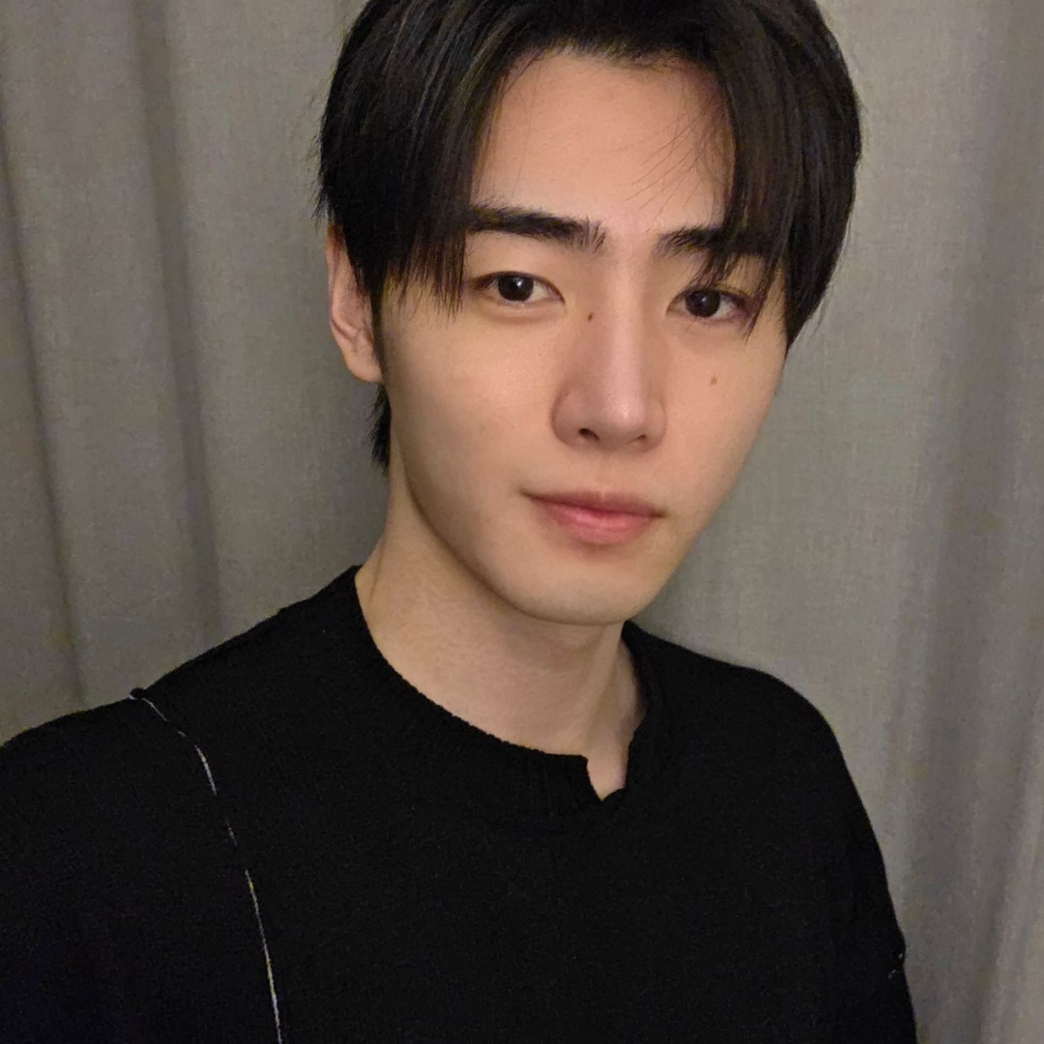 Foto aktivitas terbaru Sunghoon (ENHYPEN)