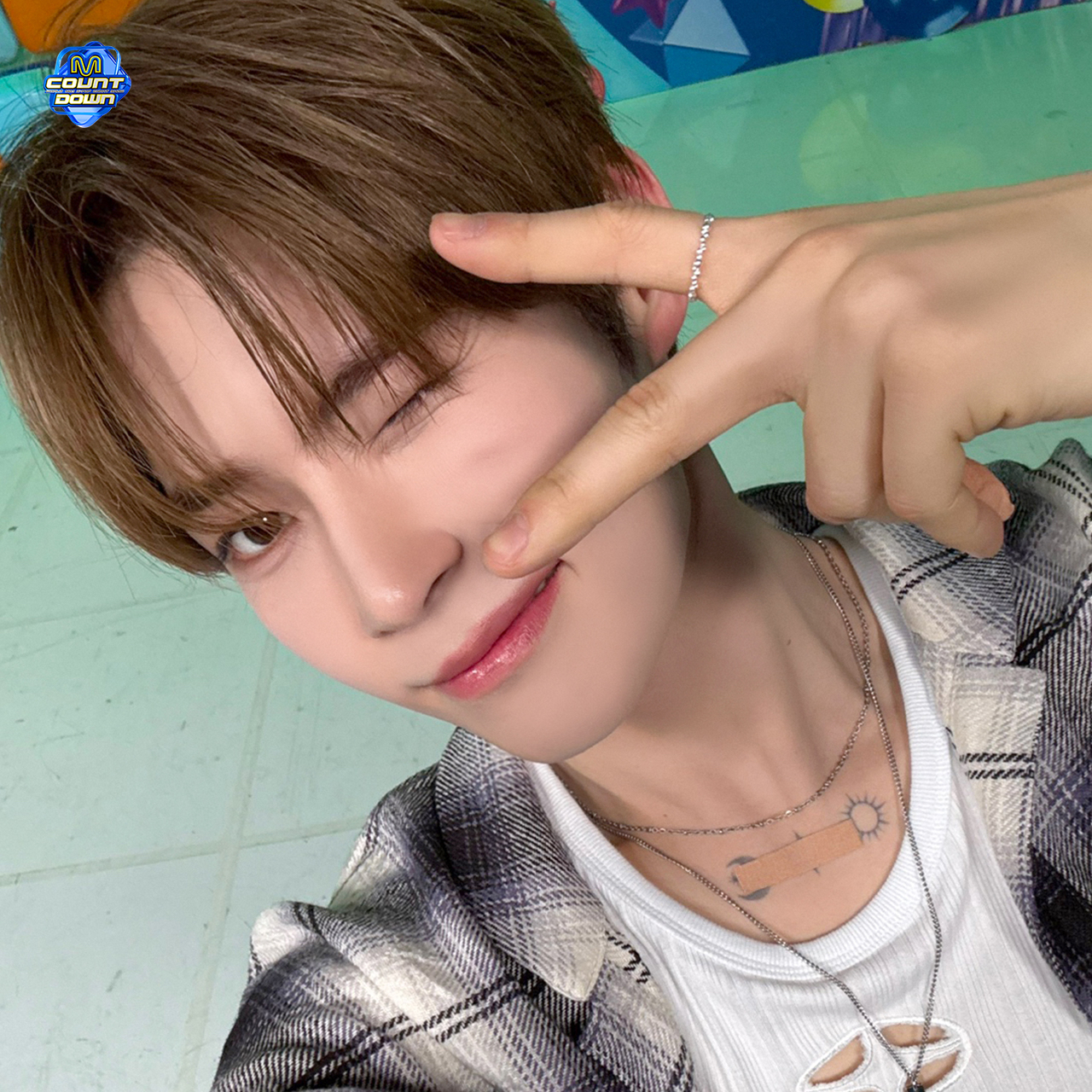 Behind-the-scenes cut of Sung Hanbin (ZEROBASEONE)