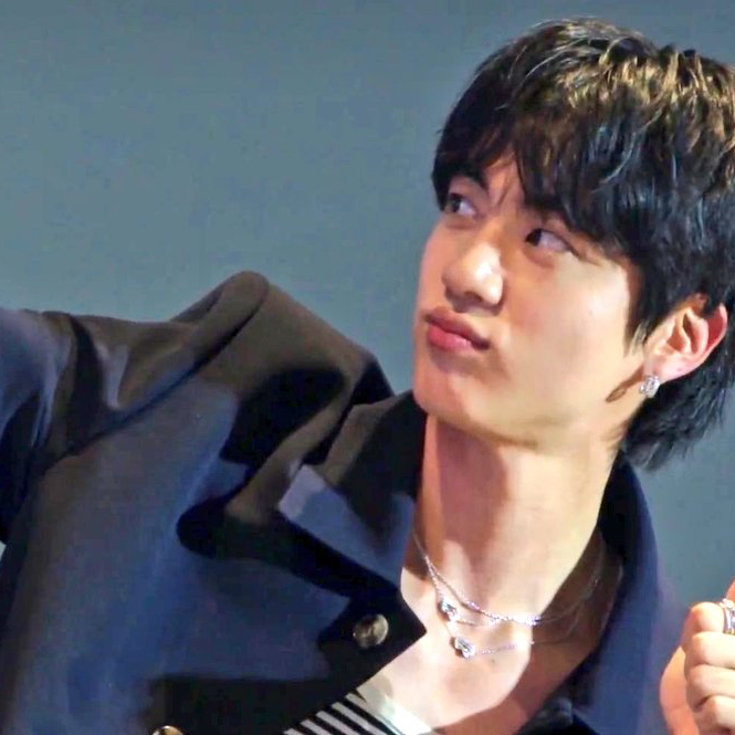 Behind-the-scenes cut of Jin (BTS)