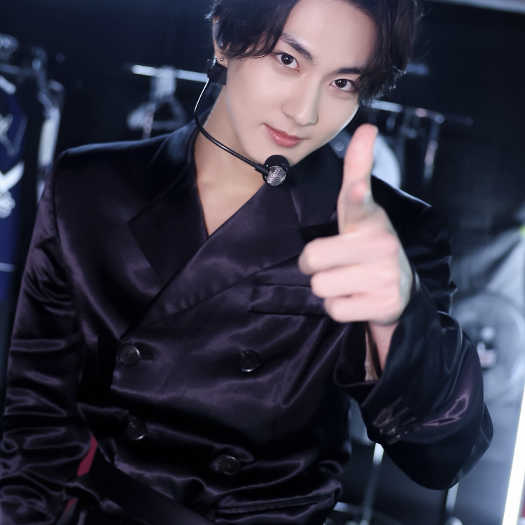 Latest photo of Jungwon (ENHYPEN)