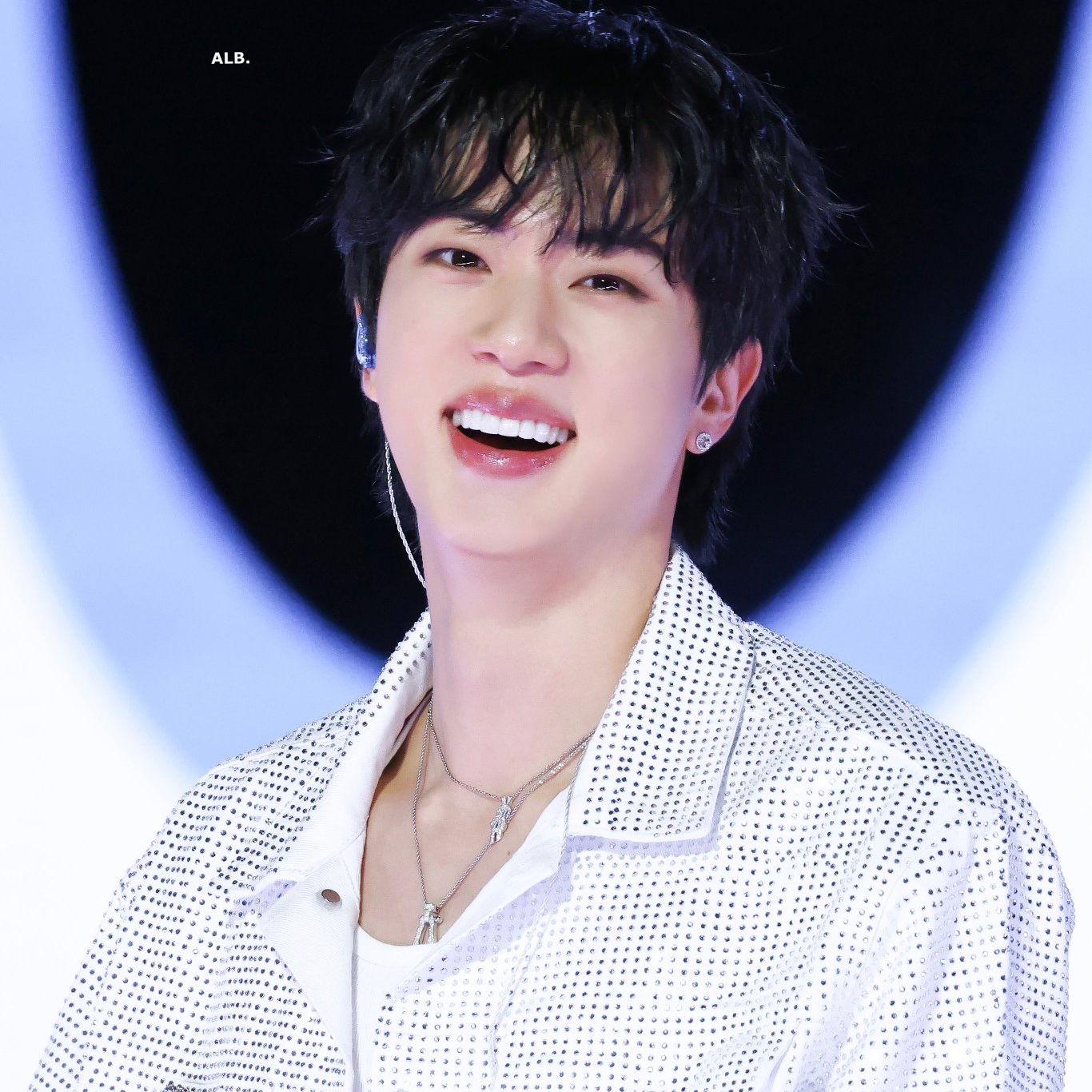 진 (방탄소년단)의 최신 사진