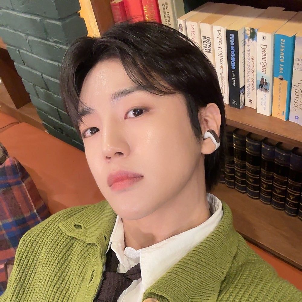 Behind-the-scenes cut of Donghun (A.C.E)