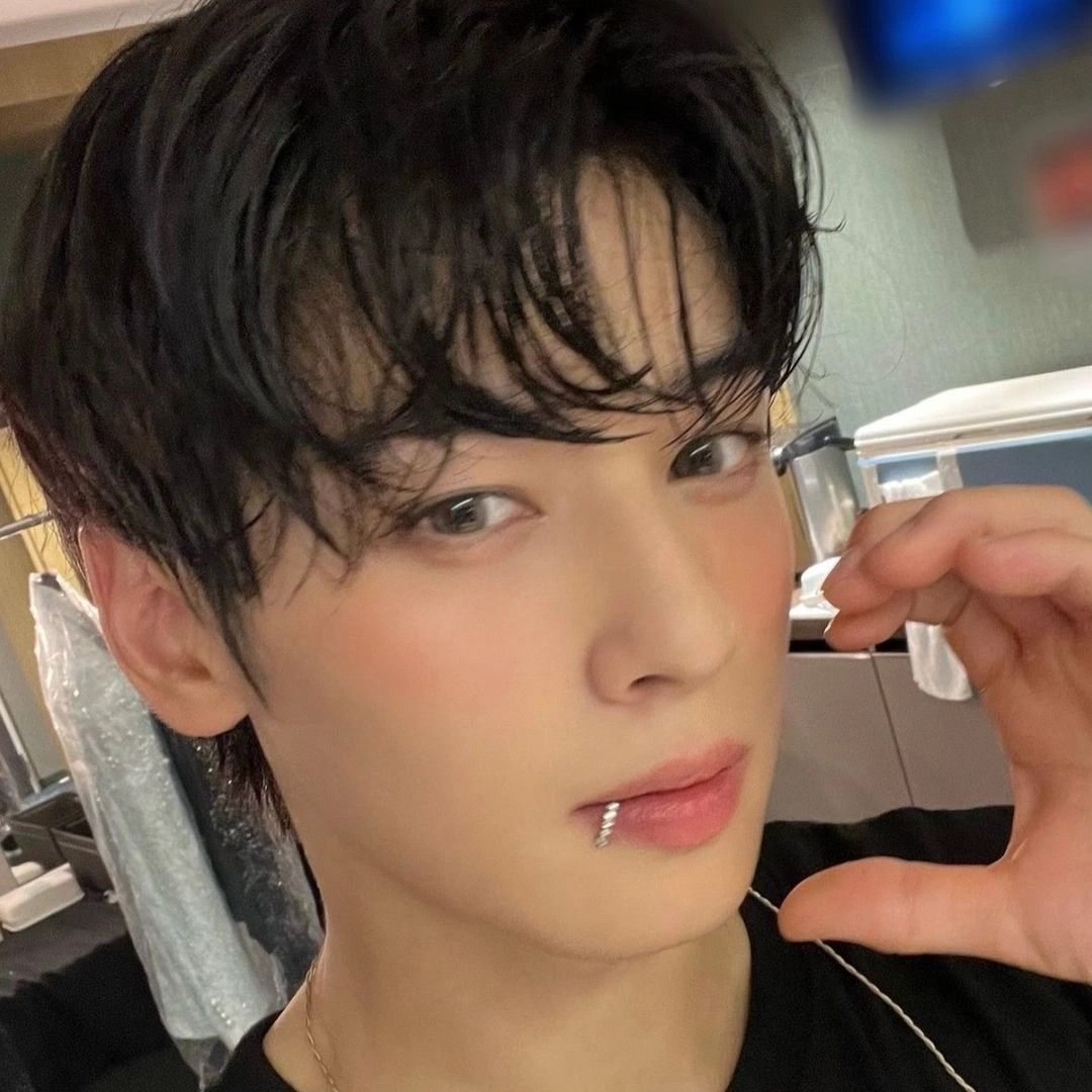 Behind-the-scenes cut of Eunwoo (ASTRO)