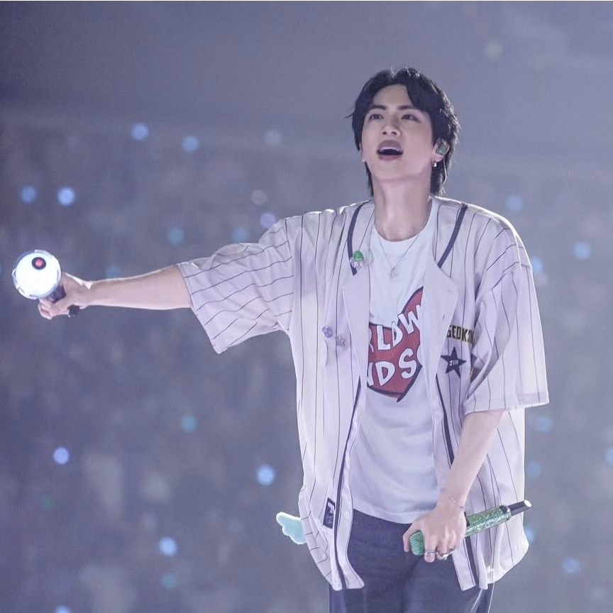 진 (방탄소년단) 최근 활동샷