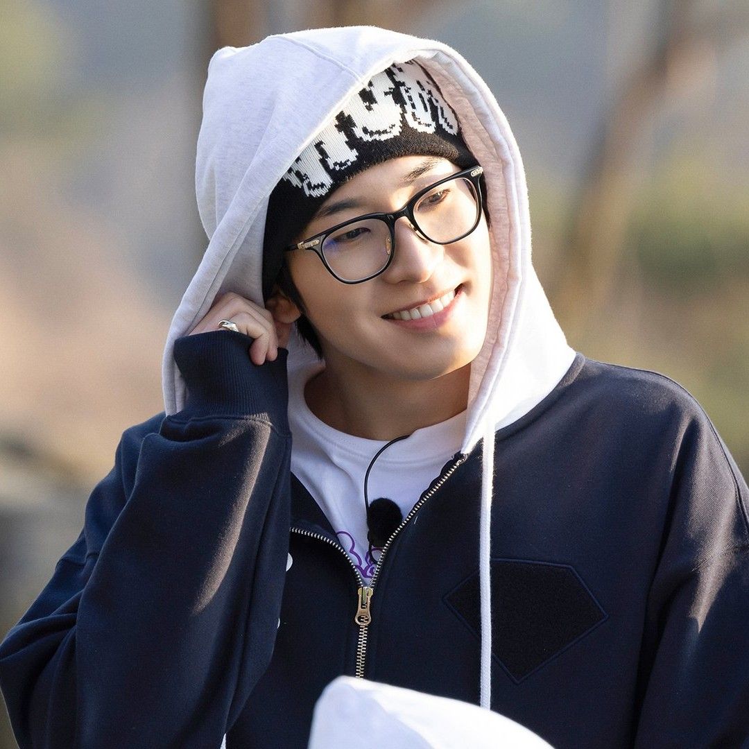 Recent activity shot of Wonwoo (SEVENTEEN)