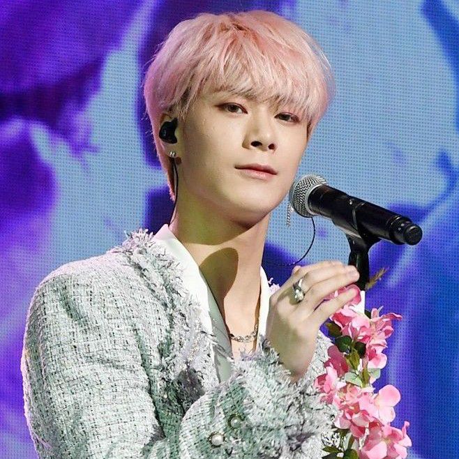 Latest photo of Moonbin (ASTRO)