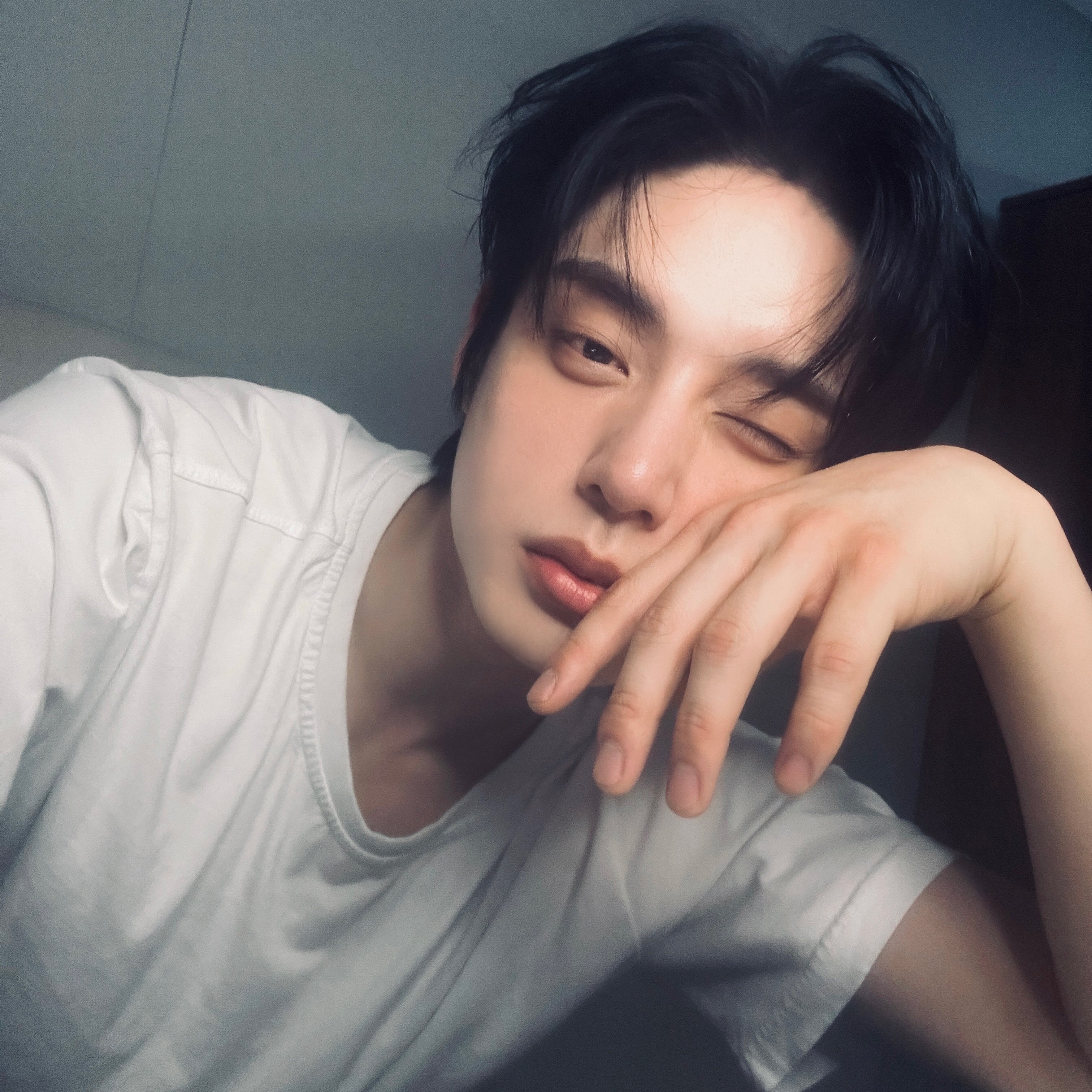 Latest photo of Kim Jiwoong (ZEROBASEONE)