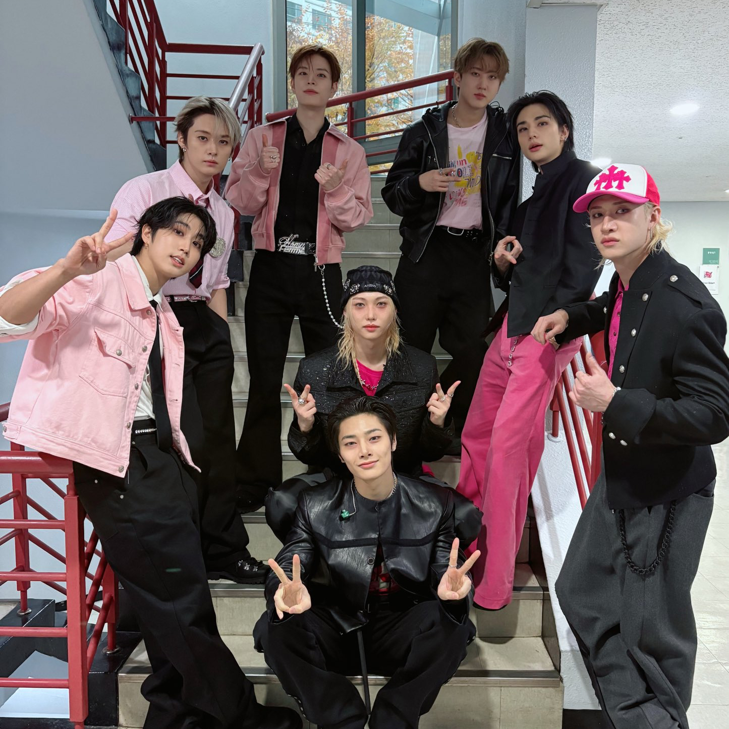 Behind-the-scenes cut of Stray Kids