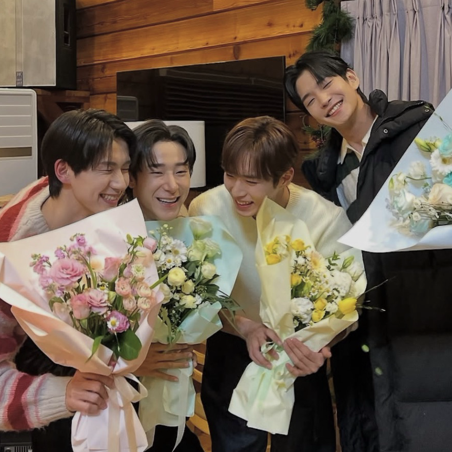 Behind-the-scenes cut of Kim Junseo (ALPHA DRIVE ONE)