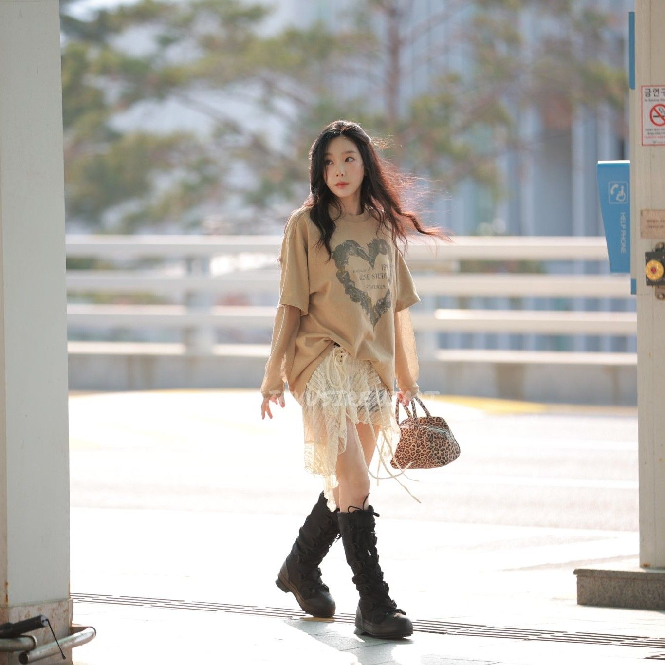 Behind-the-scenes cut of Taeyeon (Girls' Generation)