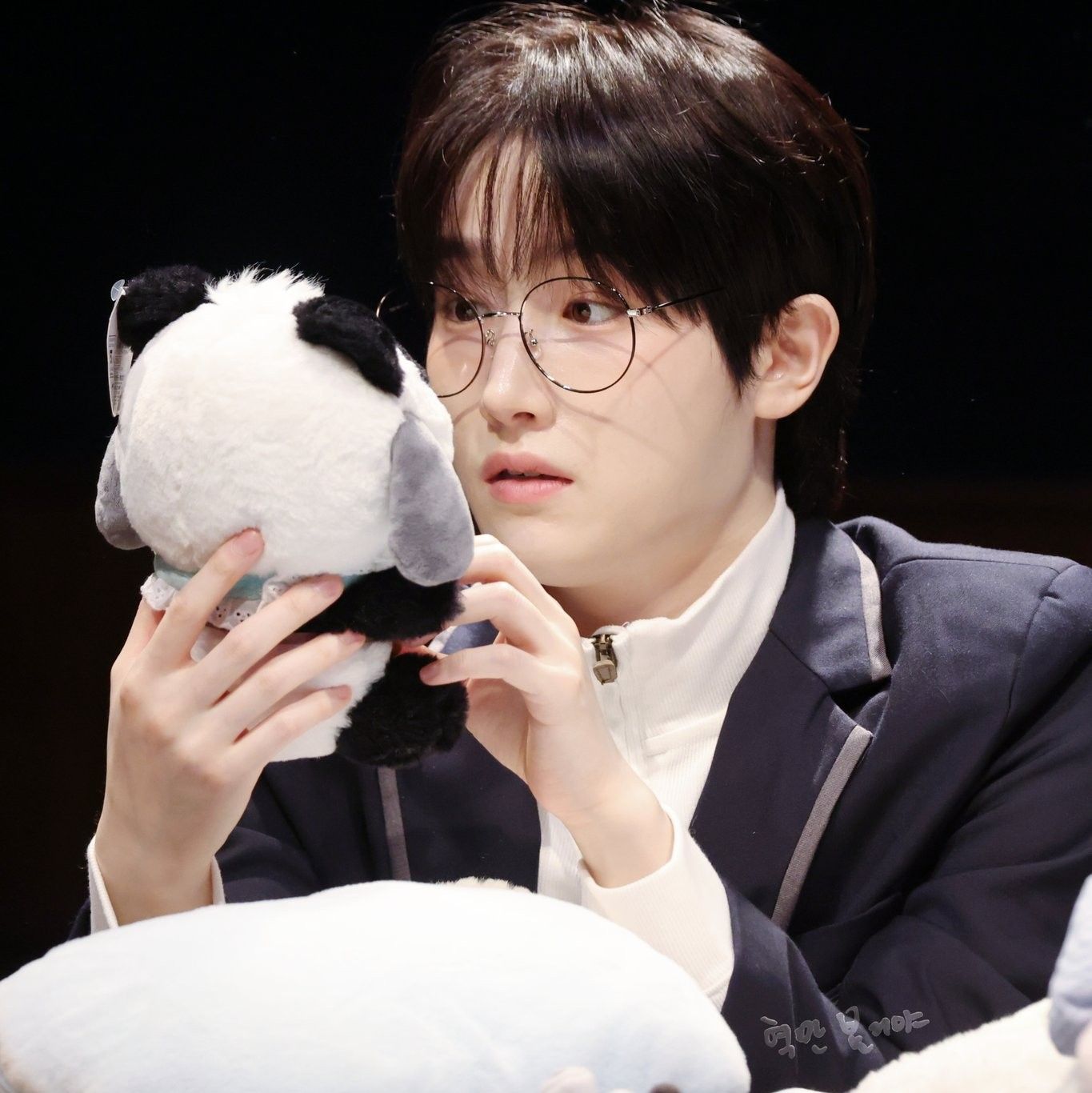 Behind-the-scenes cut of Hyuk (TEMPEST)
