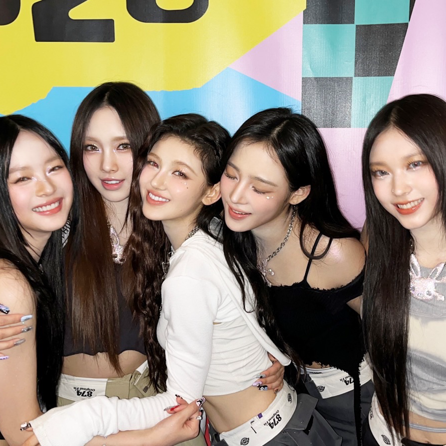 뉴진스의 비하인드 컷