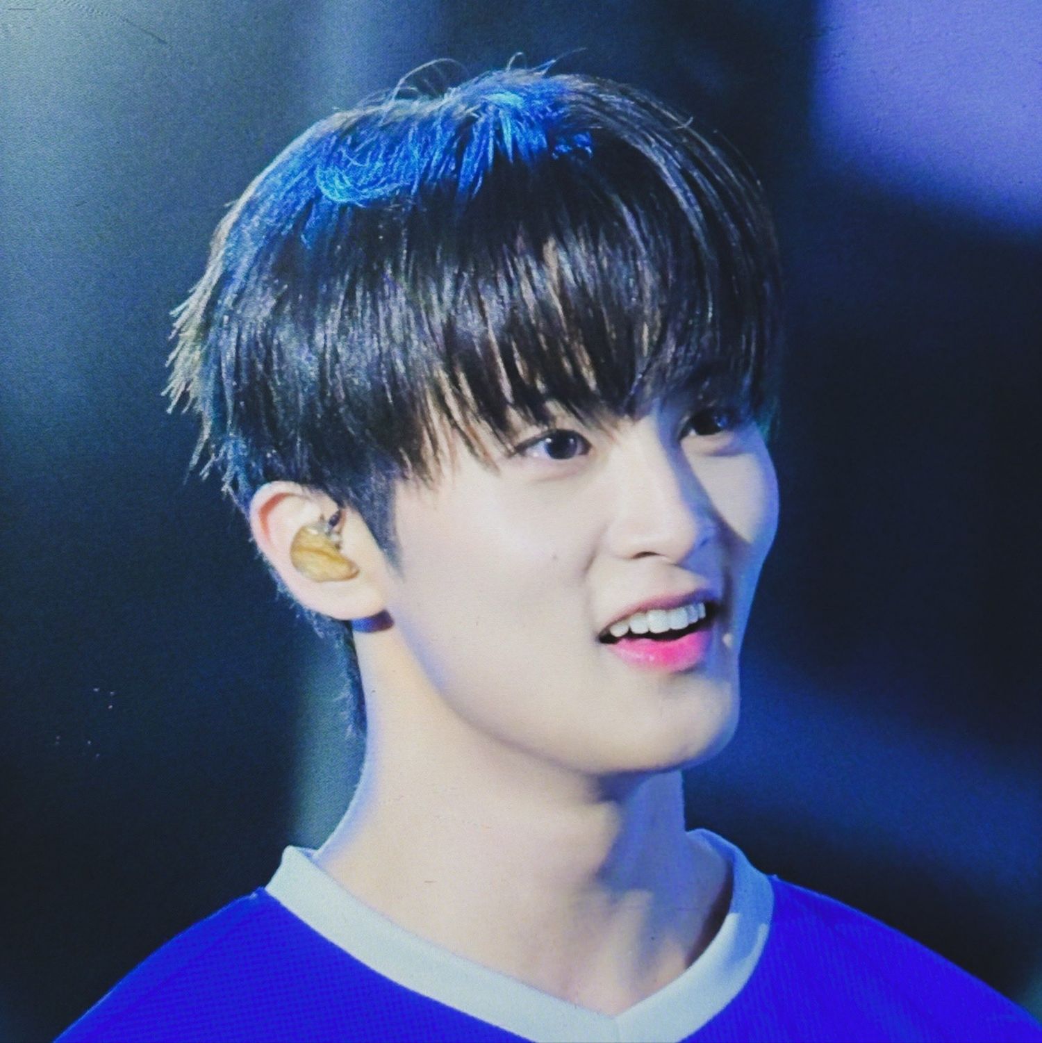 A moment captured by Mark (NCT 127, NCT DREAM)'s fan