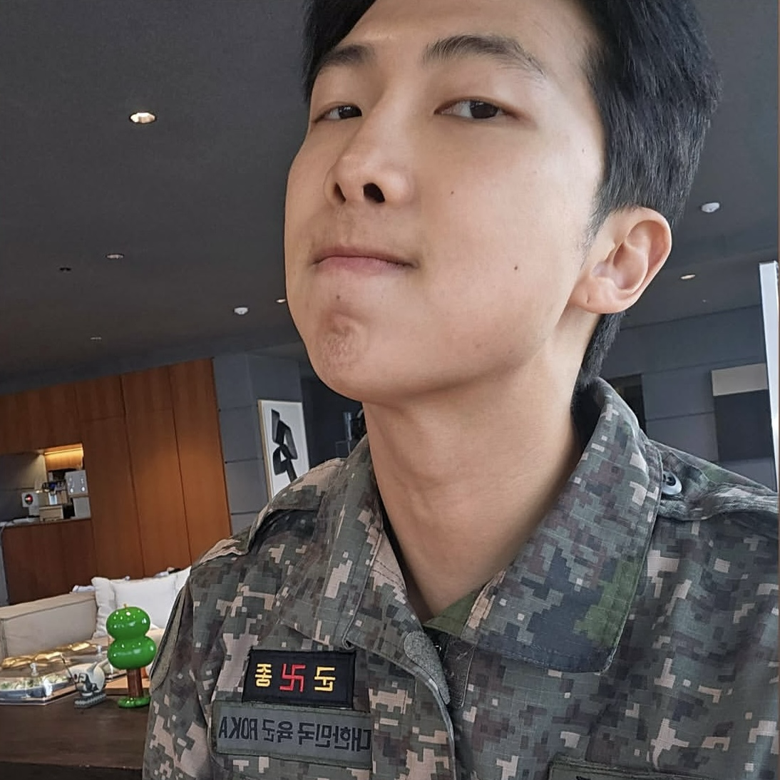 Foto terbaru RM (BTS)