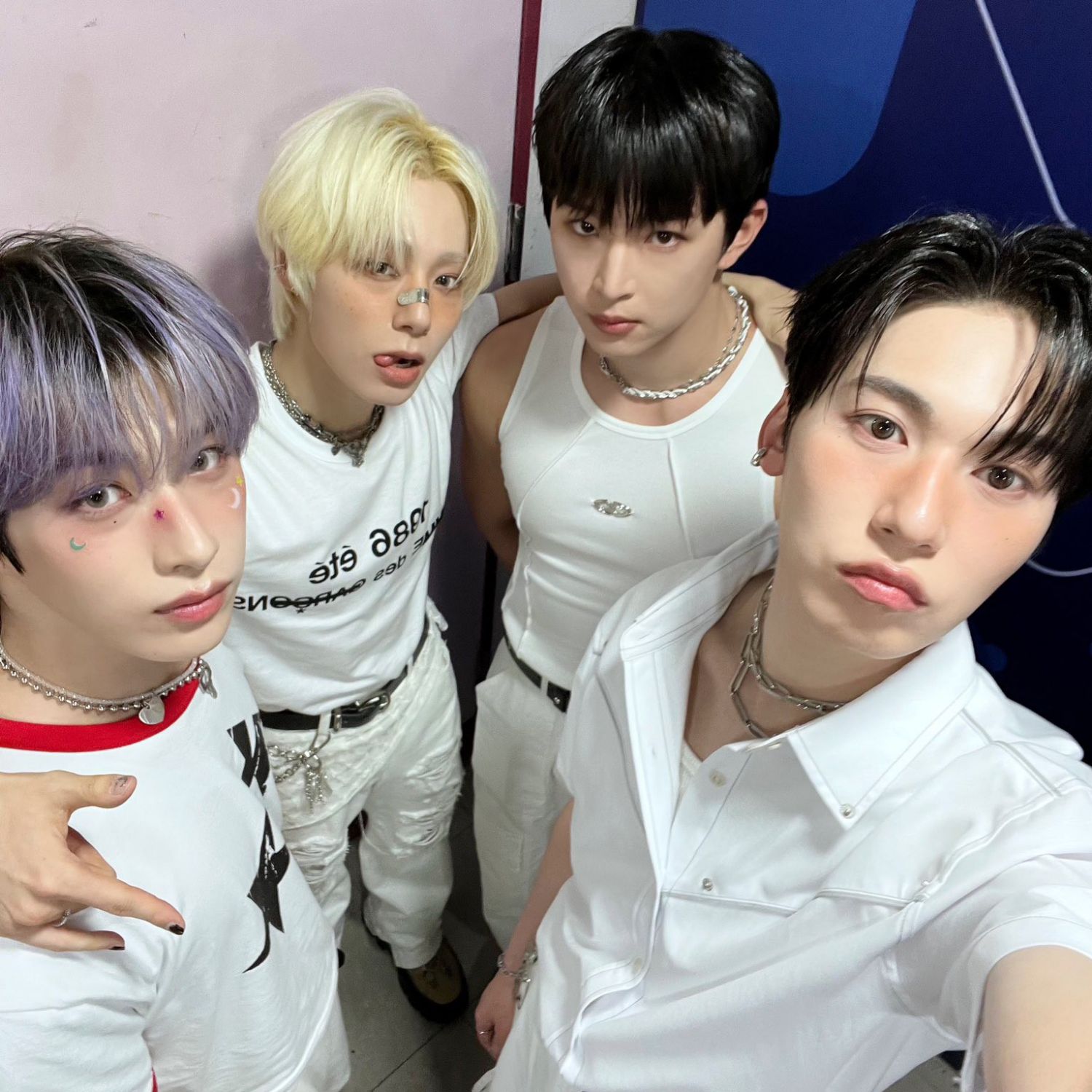 A moment captured by LEE DO (ONEUS)'s fan