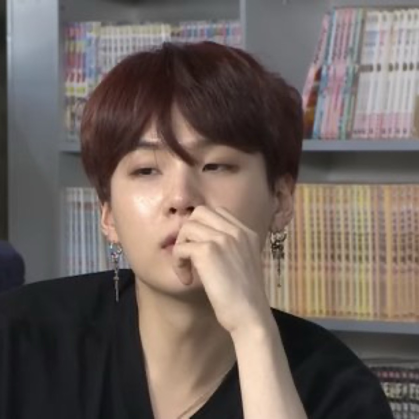 SUGA (防彈少年團)的最新照片