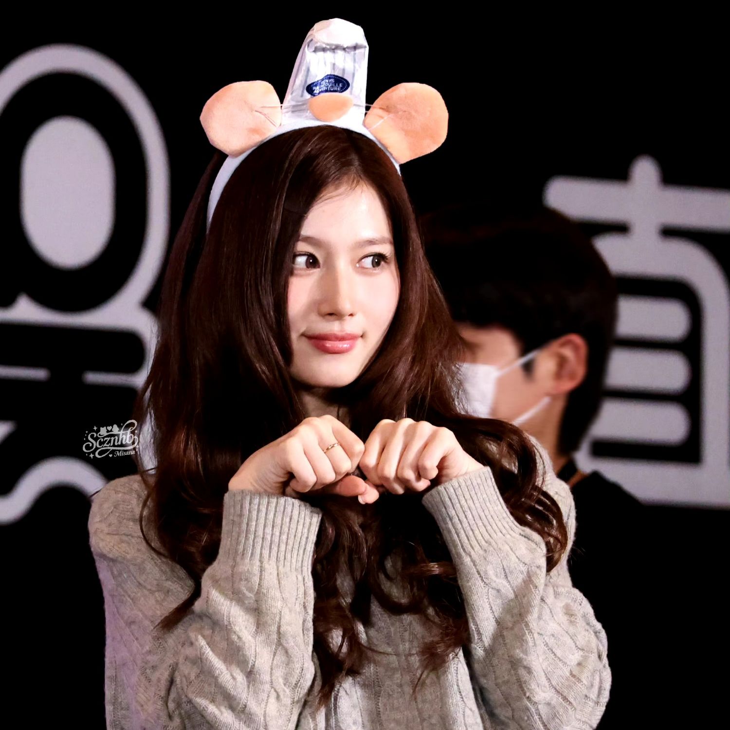 사나 (TWICE) 최근 활동샷