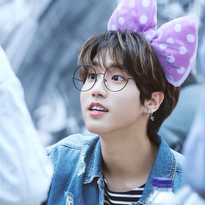Behind-the-scenes cut of HAN (Stray Kids)
