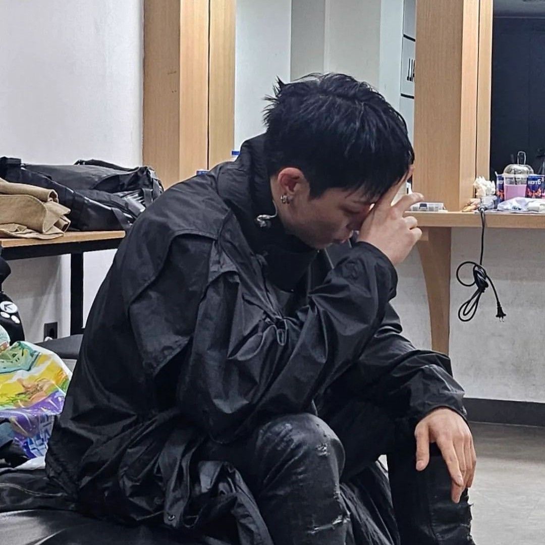 Recent activity shot of BOBBY (iKON)