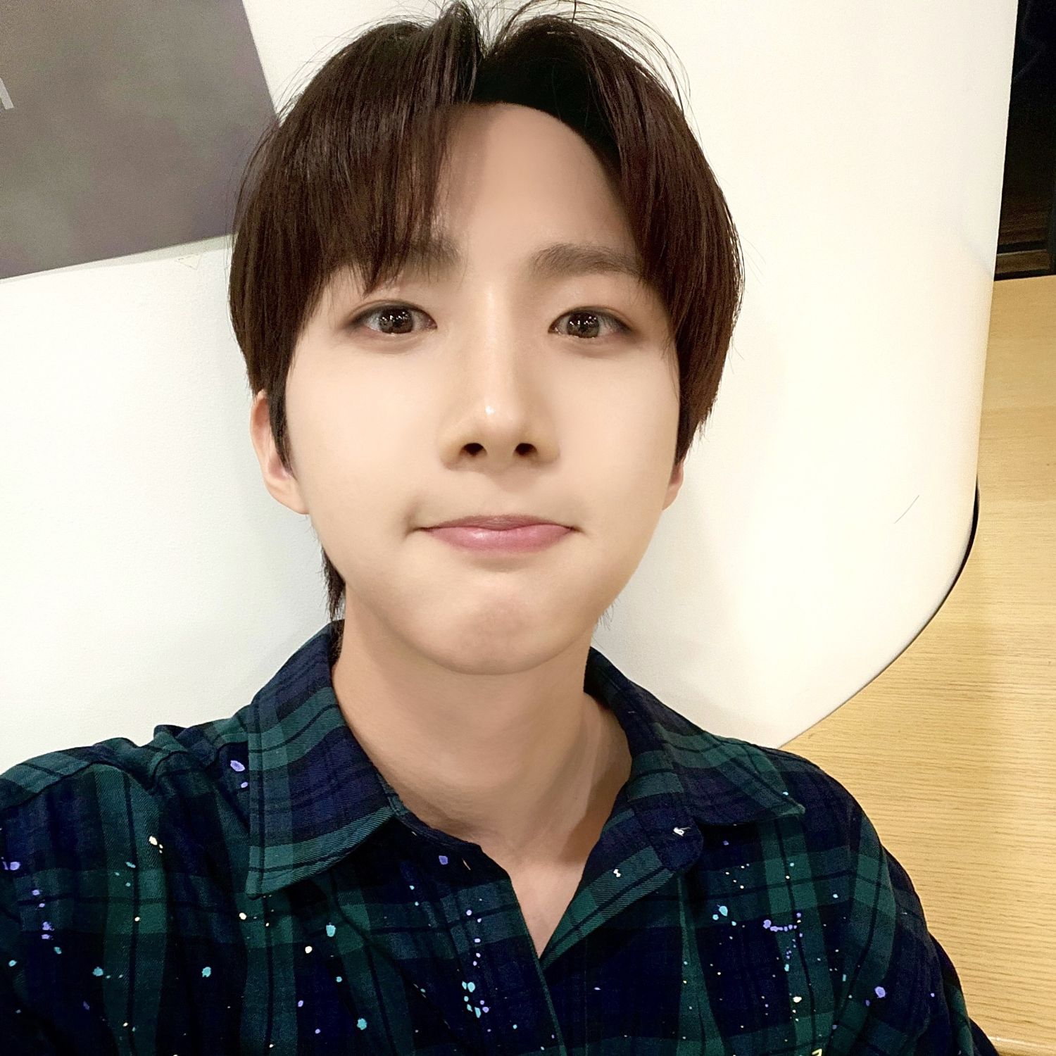 Behind-the-scenes cut of Hui (PENTAGON)