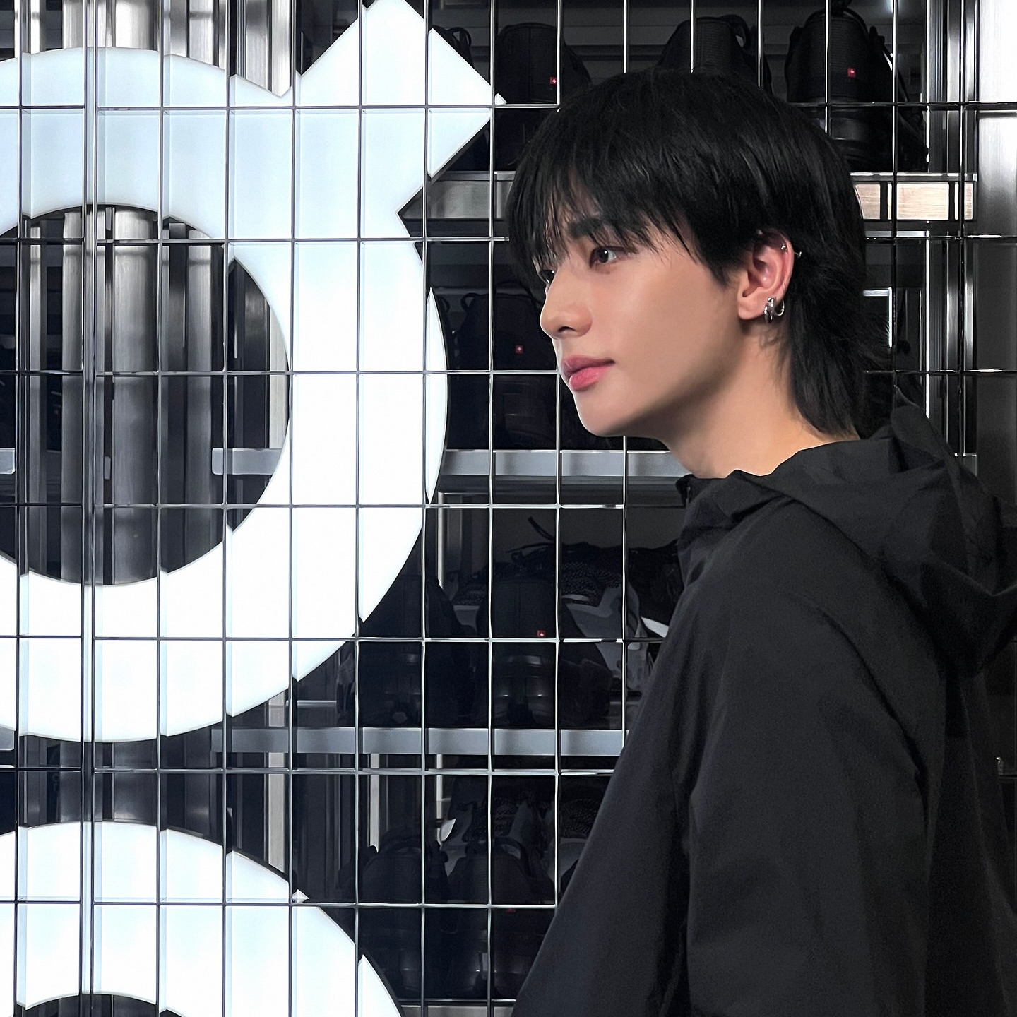 Behind-the-scenes cut of Hyunjin (Stray Kids)