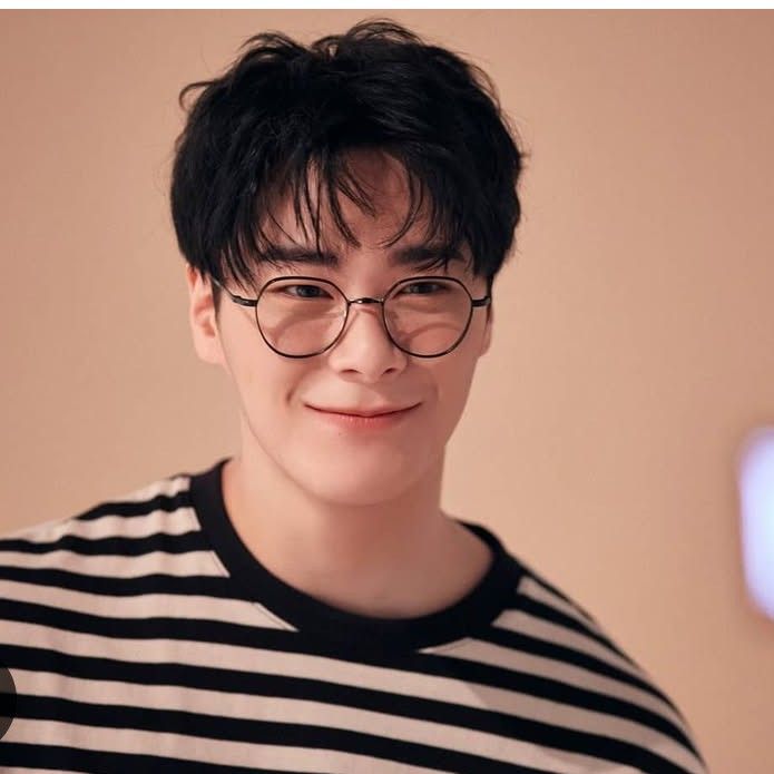 A moment captured by Moonbin (ASTRO)'s fan