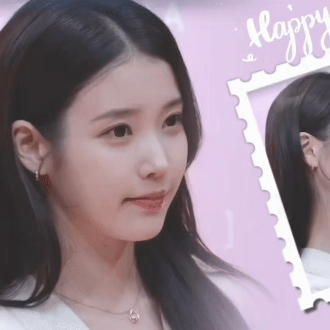 Foto aktivitas terbaru IU