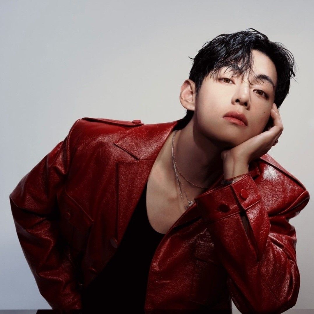 Latest photo of V (BTS)